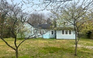 380 Centre Ave, Lindenhurst, NY 11757