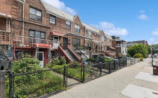 3809 48th Ave, Long Island City, NY 11101
