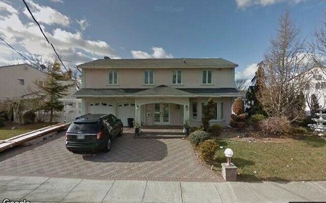 3834 Carrel Blvd, Oceanside, NY 11572