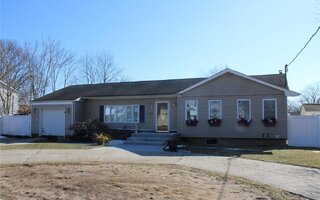 384 Hawkins Rd, Centereach, NY 11720