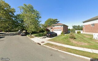 3846 Bayberry Ln, Seaford, NY 11783