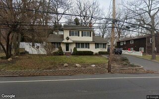 385 E Main St, Centerport, NY 11721