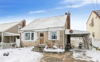 386 Locust Ave, Uniondale, NY 11553
