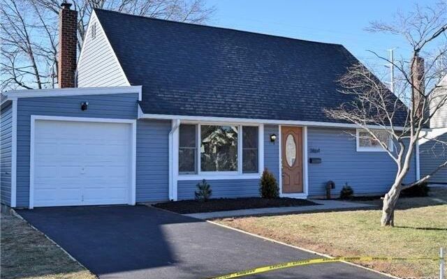 3864 Avoca Ave, Bethpage, NY 11714