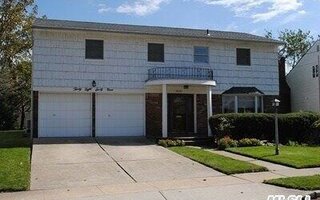 3869 Carrel Blvd, Oceanside, NY 11572