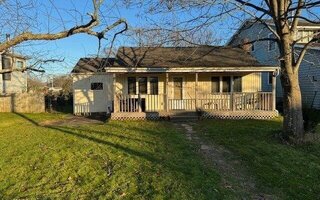 39 Abby Ln, Shirley, NY 11967