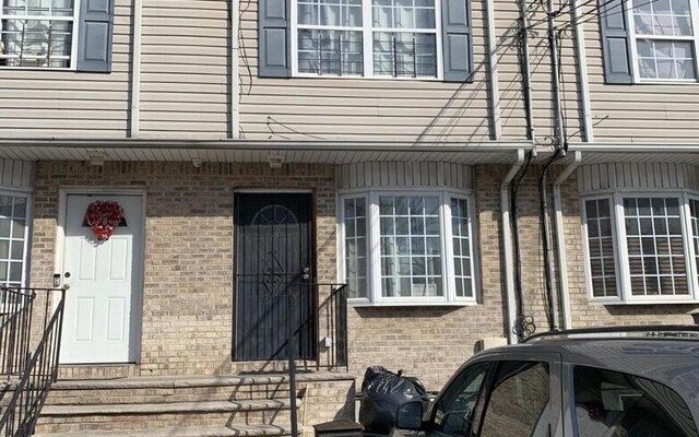 39 Alaska St, Staten Island, NY 10310 (Porch)