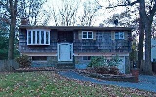 39 Browning Dr, Greenlawn, NY 11740