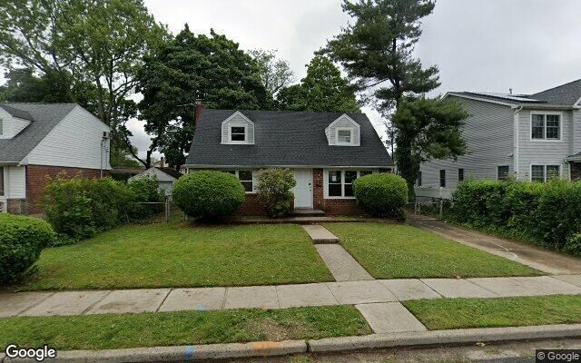 39 Brussel Dr, New Hyde Park, NY 11040