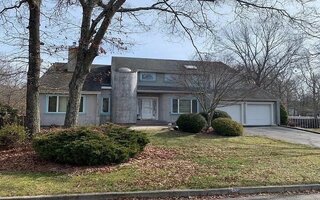 39 Carmen View Dr, Shirley, NY 11967