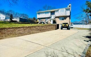 39 Elder Ave, Farmingville, NY 11738
