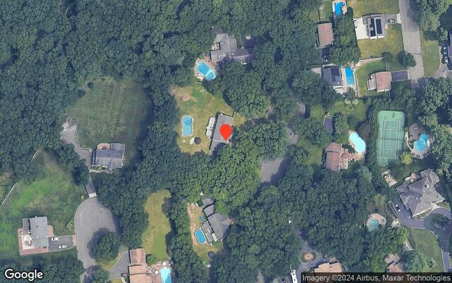 39 Ida Ct, Dix Hills, NY 11746