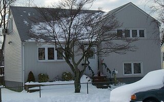 39 Layton St, Freeport, NY 11520