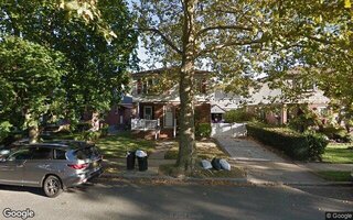 39 Maple Dr W, New Hyde Park, NY 11040