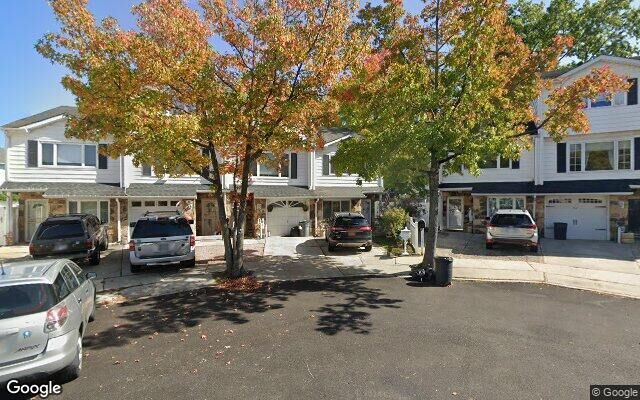 39 Poets Cir, Staten Island, NY 10312