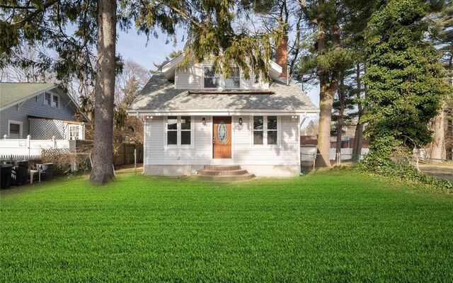 39 S 5th Ave, Brentwood, NY 11717 (Yard)
