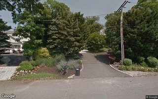 39 Shore Rd, Stony Brook, NY 11790