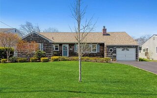 39 Stuart Ave, Amityville, NY 11701