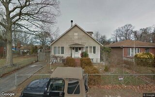 39 W Parkview Dr, Shirley, NY 11967