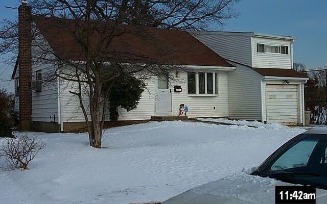3909 Beechwood Pl, Seaford, NY 11783
