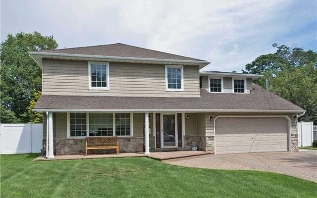 391 Snedecor Ave, West Islip, NY 11795