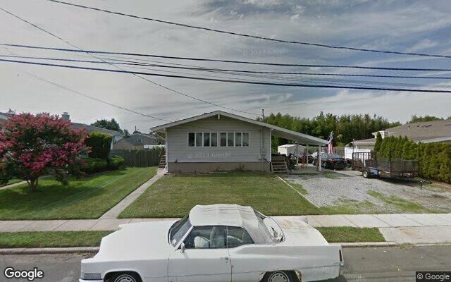 392 Jervis Ave, Copiague, NY 11726