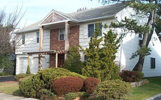 3935 Sally Ln, Oceanside, NY 11572