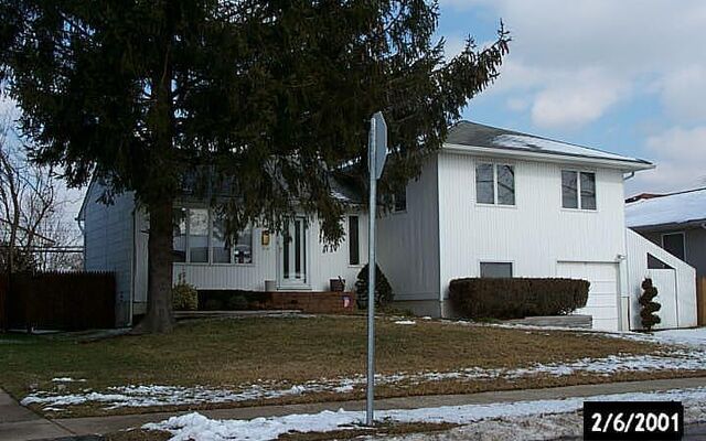 3941 Arthur Ave N, Seaford, NY 11783