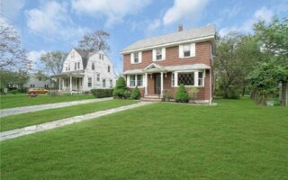 396 Grove Ave, Patchogue, NY 11772