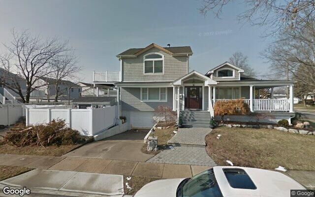 3970 Darby Ln, Seaford, NY 11783