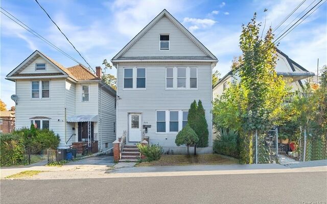 3978 Amundson Ave, Bronx, NY 10466 (House View)