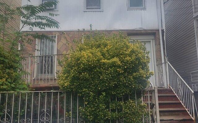 399 Warwick St, Brooklyn, NY 11207 (Porch)