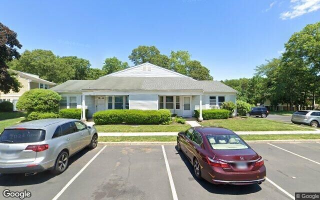 4 A Valley Forge Ct, Ridge, NY 11961