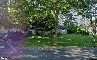 4 Akron Pl, Shoreham, NY 11786