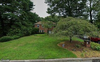4 Claremont Ct, Smithtown, NY 11787