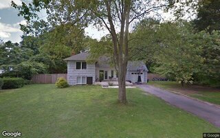 4 Clearbrook Dr, Smithtown, NY 11787