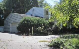 4 Cosgrove Dr, Glen Cove, NY 11542