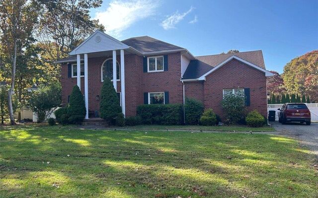 4 Cotton Tail Ct, Shirley, NY 11967 (Yard)