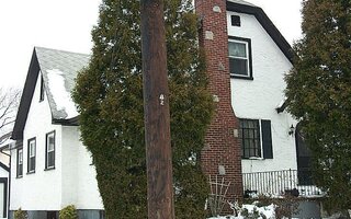 4 Farragut Rd, Merrick, NY 11566