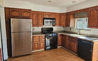 4 Haig Pl, Kings Park, NY 11754