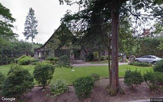 4 Hilltop Dr, Great Neck, NY 11021