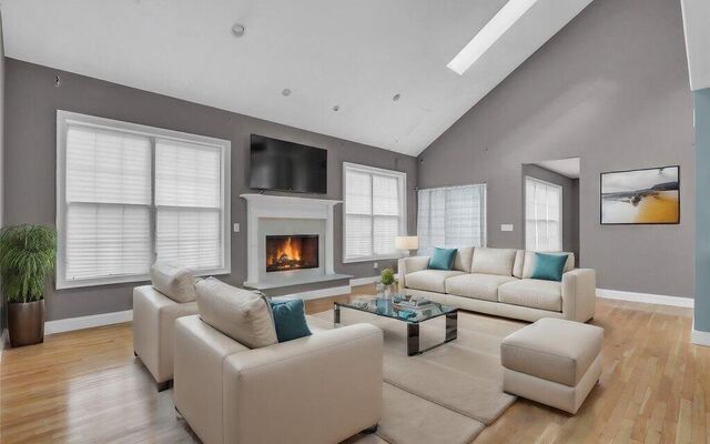 4 Jersey Ave, Miller Place, NY 11764 (Living Room)