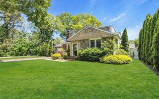 4 Lowell Ave, Greenlawn, NY 11740