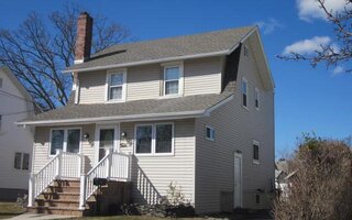 4 Marlboro Pl, Bellmore, NY 11710