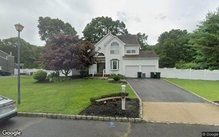 4 Sleepy Holw, Centereach, NY 11720