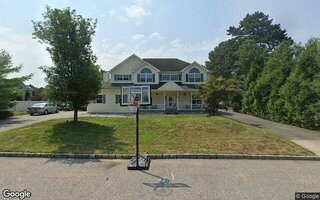 4 Taylor Ln, Medford, NY 11763