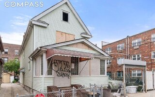 40-19 59th St, Queens, NY 11377