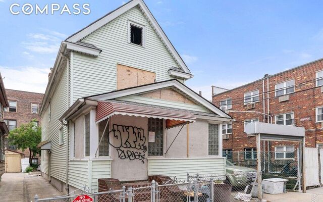 40-19 59th St, Queens, NY 11377 (Porch)