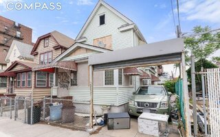 40-19 59th St, Queens, NY 11377