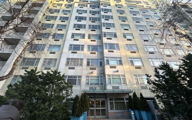 40-22 College Point Blvd #15R, Flushing, NY 11354 (Condo)